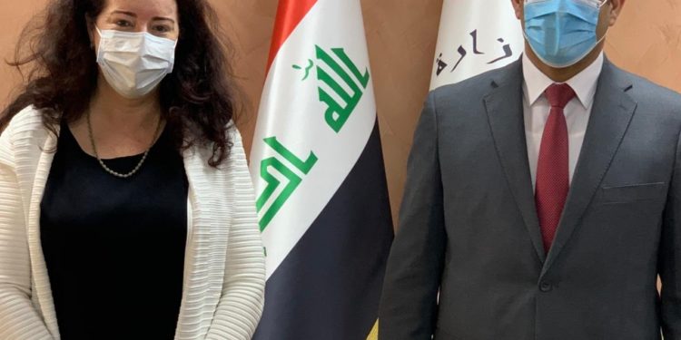 وزير التخطيط يبحث مع دبلوماسية سويسرية التعاون المشترك وفتح سفارة بلادها في بغداد