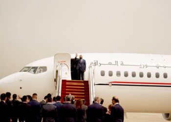 طائرة الكاظمي تغادر الى السعودية .. على رأس وفد حكومي