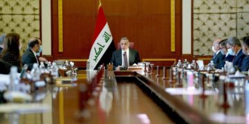 الكاظمي يدعو الوزارات الى العمل بكل جهودها لدعم وزارة التجارة