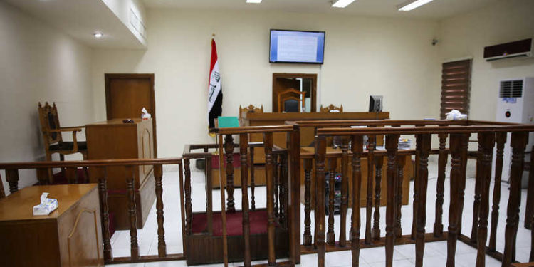 السجن 15 عاماً بحق “ابن شقيق برلماني” بتهمة تهريب النفط