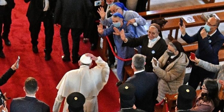 اعانقكم جميعا بمودة ابوية واشكر الله على لقائنا اليوم