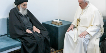 كشف تفاصيل جديدة عن اللقاء البابا بالسيستاني