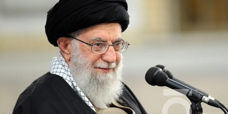 خامنئي يشرح طبيعة التواجد الإيراني في العراق