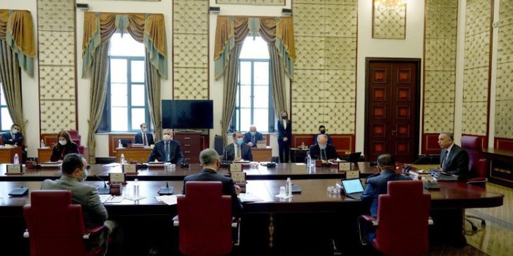 الكاظمي يعلن احباط محاولات (تخريبية) لتفجير ابراج كهرباء