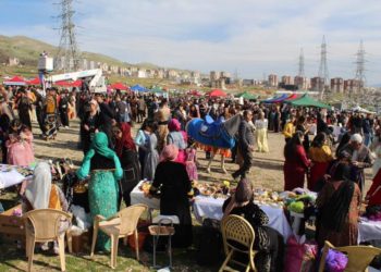 بالفيديو خنزير بري هائج يفسد فرحة النوروز على محتفلين في السليمانية