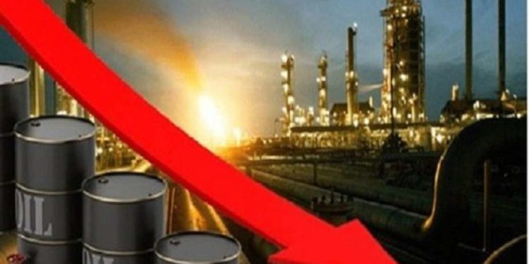 انخفاض سعر النفط العالمي