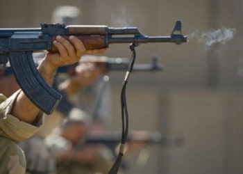 أربعة أشقاء يقتلون شيخ عشيرتهم بـ”كلاشنكوف” في بغداد