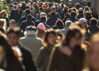 دراسة حديثة تكشف عن تقلص الطبقة الوسطى في العالم لأول مرة منذ التسعينات