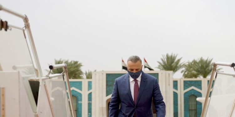 الكاظمي يختتم زيارته الى السعودية ويصل بغداد