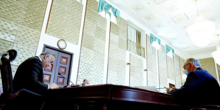 الكاظمي يترأس جلسة إستثنائية لمجلس الوزراء