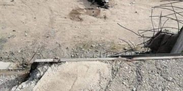 سقوط عجلة من أعلى جسر في الموصل … بداخلها رجل وزوجته