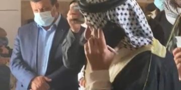 رئيس الوزراء مصطفى الكاظمي يتصل بالشيخ منذر ملا جواد التميمي لتقديم التعازي