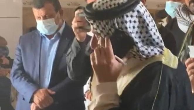 رئيس الوزراء مصطفى الكاظمي يتصل بالشيخ منذر ملا جواد التميمي لتقديم التعازي