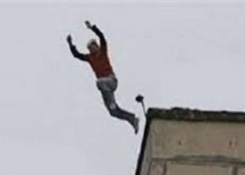 انتحار شاب برمي نفسه من اعلى سطح منزله ببغداد
