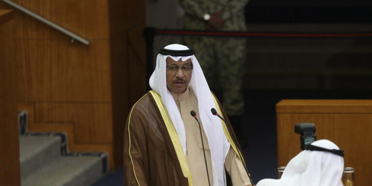 الكويت.. حبس رئيس الوزراء السابق على ذمة تحقيقات بالفساد