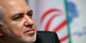 الخارجية الإيرانية تعلق على ملف صوتي لظريف حول “سيطرة” قاسم سليماني على وزارته