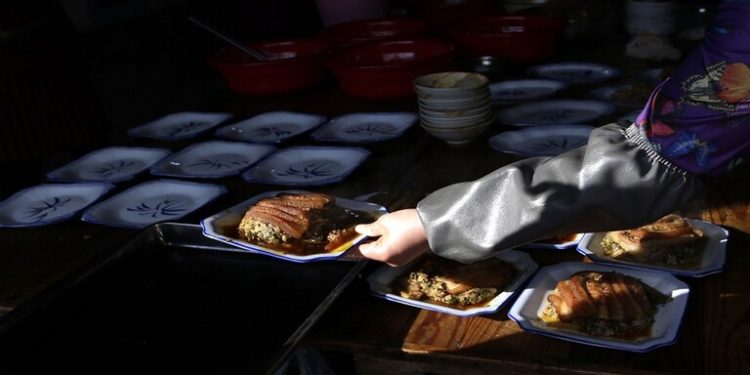 الصين تقر قانونا بخصوص الإسراف في الطعام