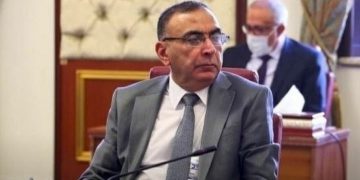 وزير الكهرباء يغادر إلى طهران لحسم ملفي الغاز والديون