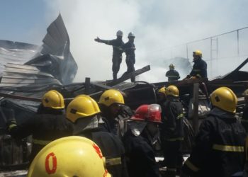 اندلاع حريق بمخازن للمواد الغذائية وسط بغداد