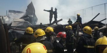 اندلاع حريق بمخازن للمواد الغذائية وسط بغداد