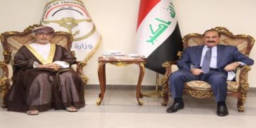 وزير النقل يبحث مع السفير العُماني التعاون المشترك في مجال النقل بين البلدين