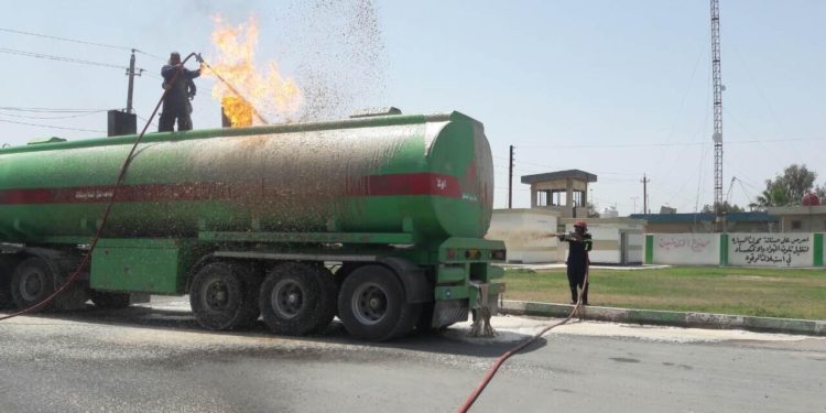 الدفاع المدني يخمد حريقا بصهريج وقود في محطة تعبئة شمالي بغداد