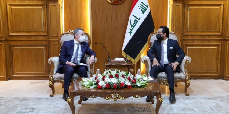 الحلبوسي مع وزير الخارجية السويسري يبحثون “التعاون في مجال الاقتصاد والاستثمار”