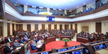 42 نائبا يطالبون بعقد جلسة خاصة في البرلمان الكردستاني ..(لانهاء استقطاع الرواتب)