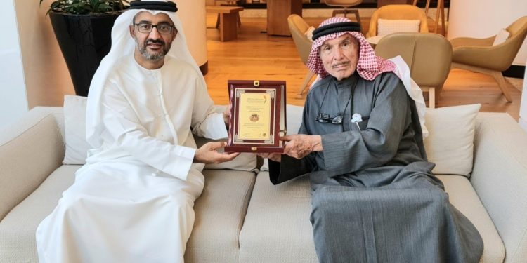 تكرّيم باحث ومؤرخ عراقي في الامارات