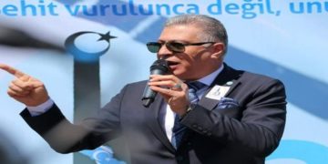 مطالبة بتوزيع رواتب الاشهر الثلاثة المقبلة بالدولار