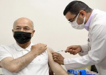 رئيس الجمهورية يتلقى اللقاح المضاد لفيروس كورونا