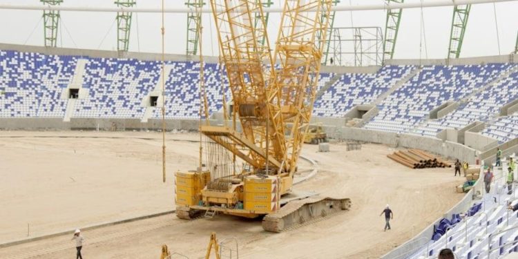 الكاظمي يتفقد مشروع ملعب نادي الميناء