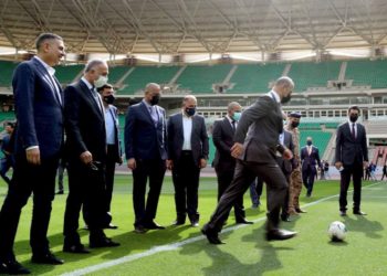 الكاظمي من ملعب البصرة… الحكومة حريصة على أنجاح خليجي 25