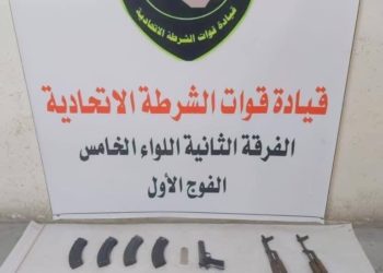 العثورعلى بندقيتين ومسدس في الشعلة