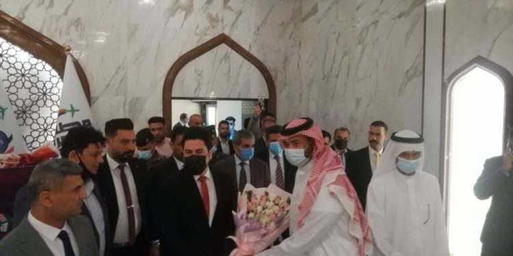 وفد الاتحادات الخليجية يصل البصرة ويبدأ أولى مهام عمله