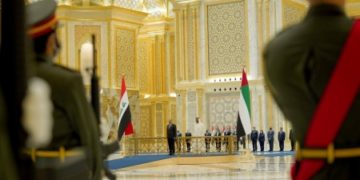 مراسم استقبال الكاظمي في ابو ظبي ( صور )