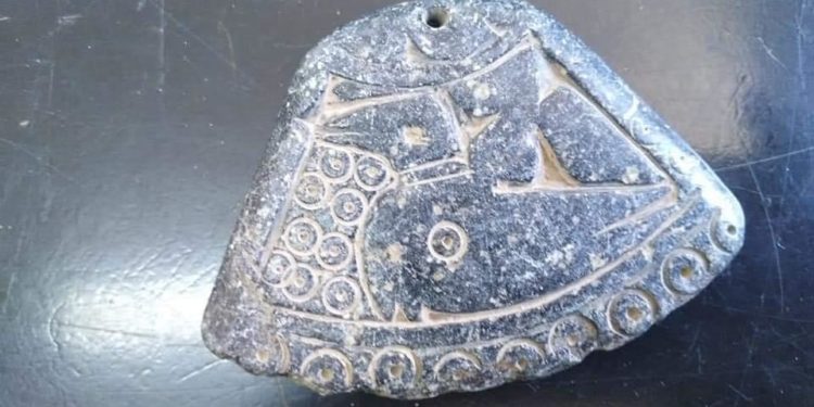 تسليم 1000 قطعة “نفيسة ونادرة” إلى الآثار تعود للحقبة السومرية.