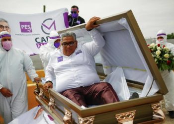 “بالتابوت”.. انطلاق أغرب حملة انتخابية في العالم