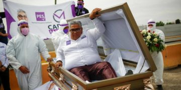 “بالتابوت”.. انطلاق أغرب حملة انتخابية في العالم