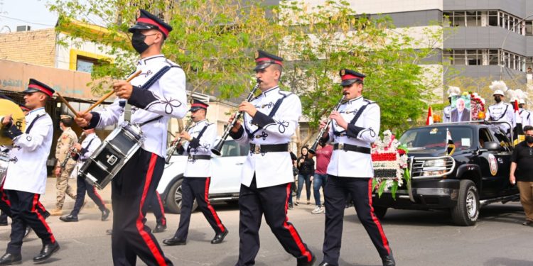 تشييع رسمي وشعبي لجثمان الفنان بلاسم محمد الى مثواه