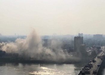 حريق بالقرب من وزارة التخطيط بسبب حشائش