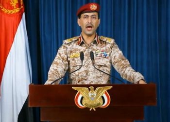 الحوثيون يعاودون “استهداف” السعودية بـ 15 طائرة مسيرة وصاروخين باليستيين
