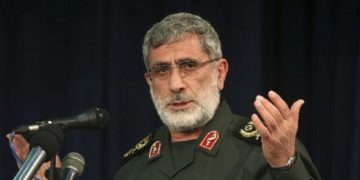 قائد فيلق القدس يشيد بـ (جبهة المقاومة) في العراق وثلاثة بلدان عربية