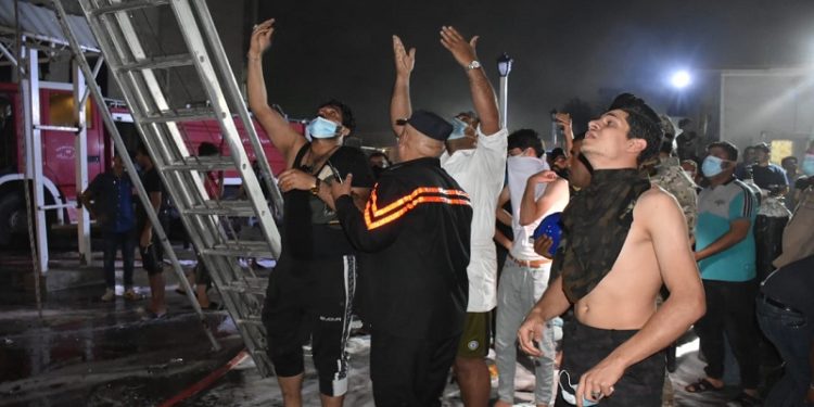 بعد الاستنفار تمت السيطرة على حريق مستشفى ابن الخطيب