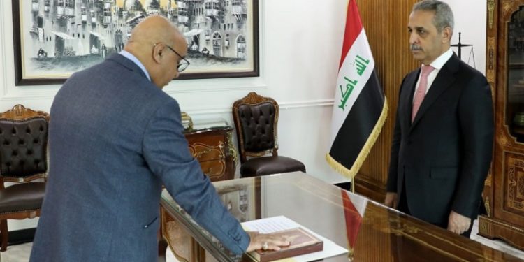 رئيس محكمة استئناف الانبار يؤدي اليمين القانونية