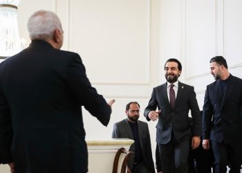 الحلبوسي يستقبل ظريف في مجلس النواب