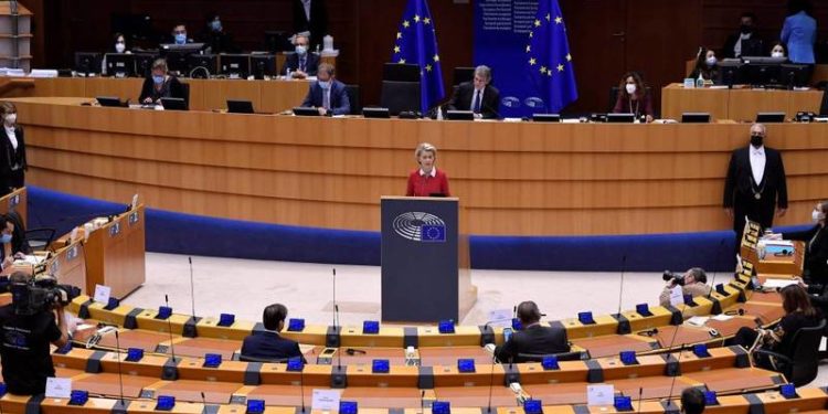 البرلمان الأوروبي يصادق على الاتفاق التجاري لما بعد بريكست مع لندن