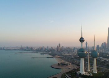 الكويت.. رصد ظاهرة “المد الأحمر” التي تؤدي إلى نفوق الأسماك