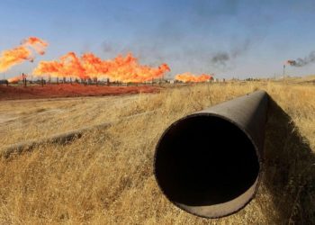 خلاف بين شركتين يوقف نقل النفط و يتسبب بخسائر كبيرة