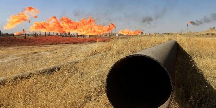 خلاف بين شركتين يوقف نقل النفط و يتسبب بخسائر كبيرة